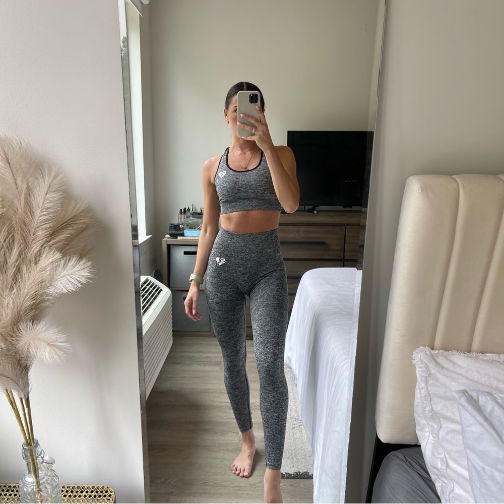 Women’s Best Gray Move Seamless Matching Set